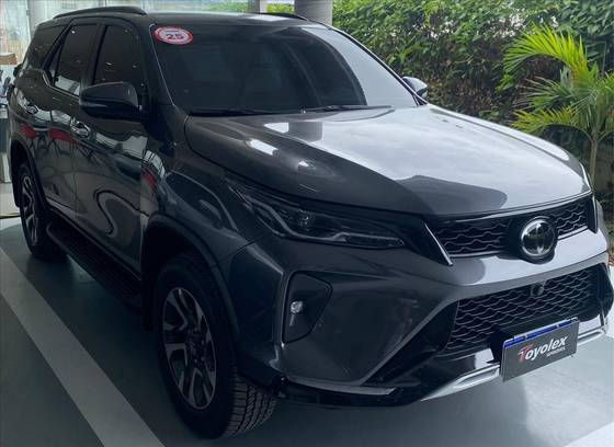 TOYOTA HILUX SW4 2.8 D-4D TURBO DIESEL SRX PLATINUM 4X4 AUTOMÁTICO